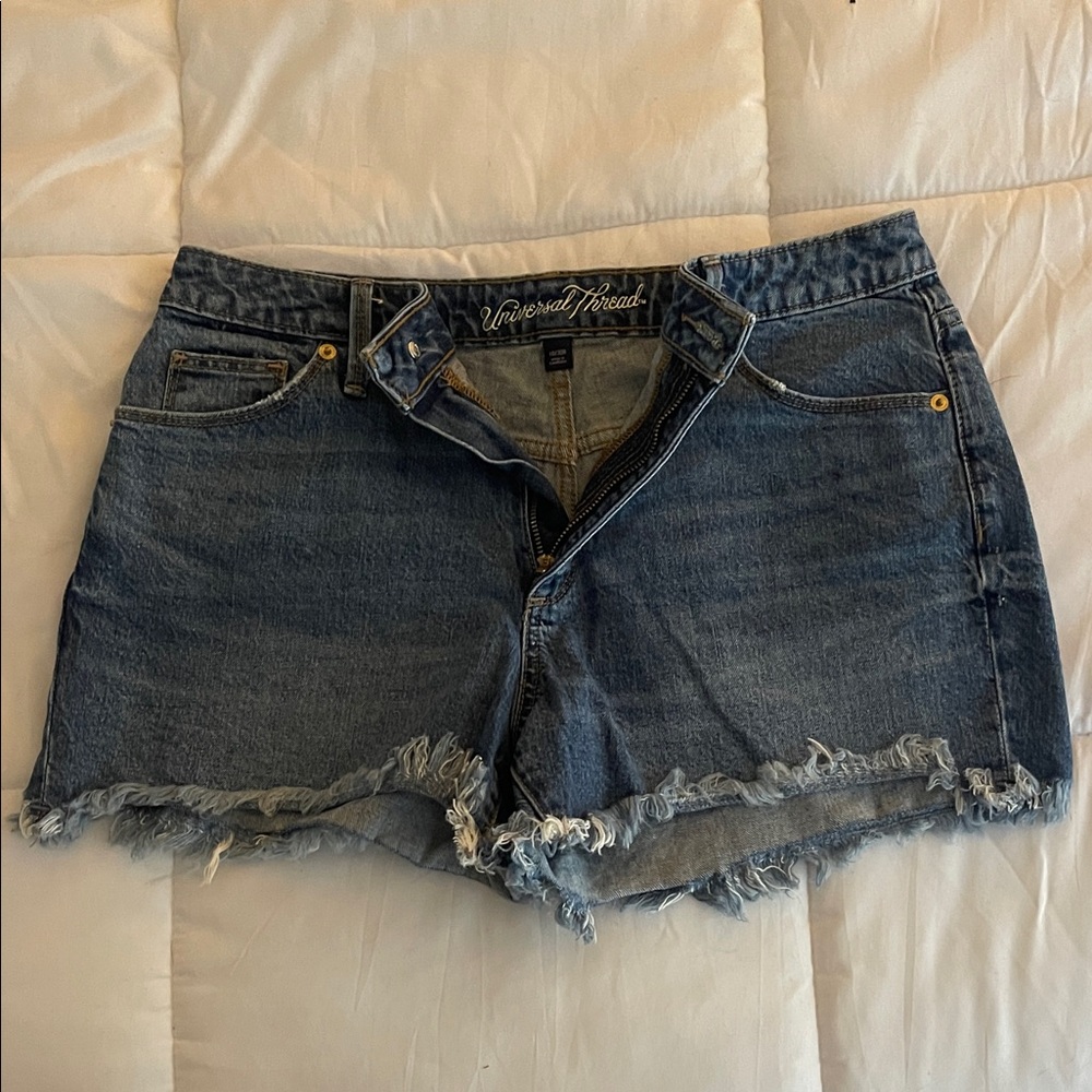 Universal Thread Frayed Hem Jean Shorts